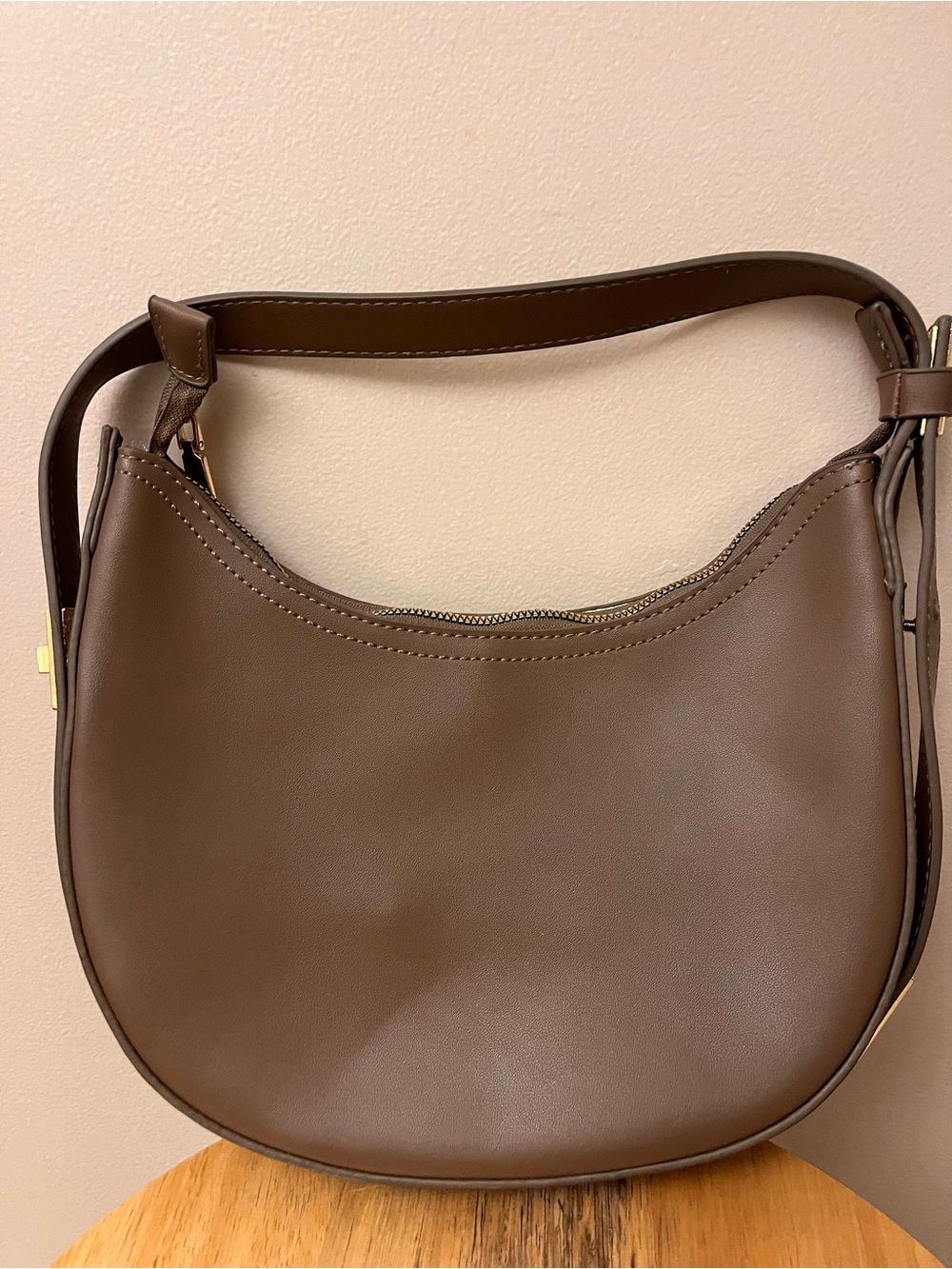 Women's Hobo Shoulder Bag - Classic Everyday Style